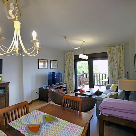 Apartmán Duplex En Comillas. Urb Balcon Del Cantabrico