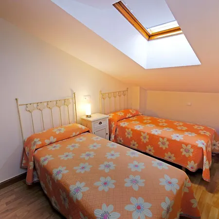 Duplex En Comillas. Urb Balcon Del Cantabrico * Comillas