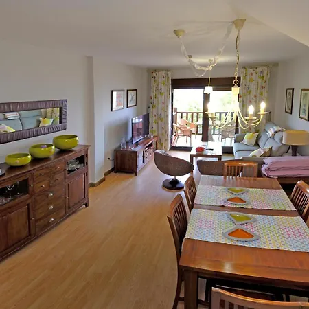 Duplex En Comillas. Urb Balcon Del Cantabrico Apartmán