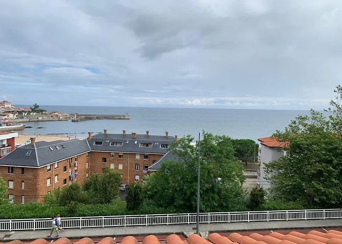 Apartmán Duplex En Comillas. Urb Balcon Del Cantabrico *