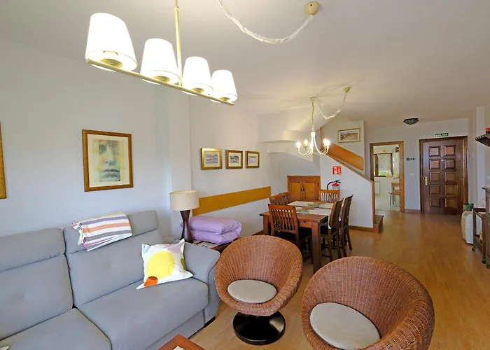 Duplex En Comillas. Urb Balcon Del Cantabrico * Comillas