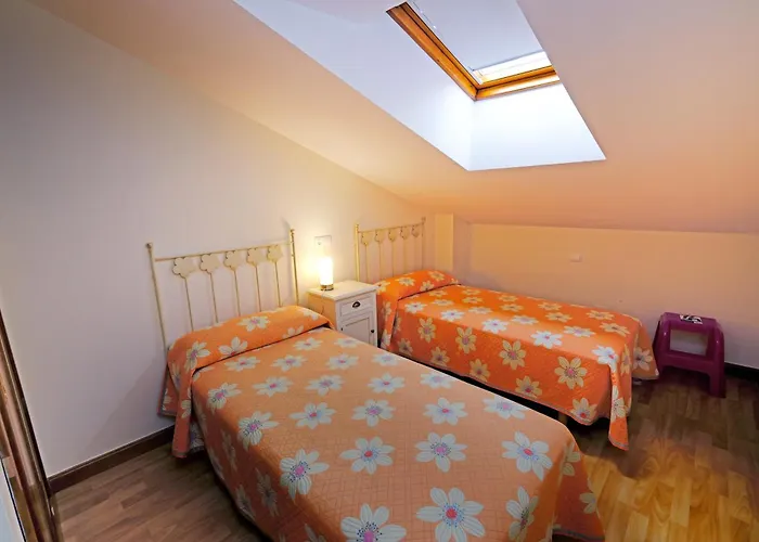 Duplex En Comillas. Urb Balcon Del Cantabrico * Comillas