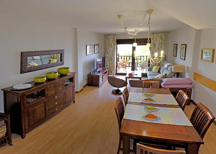 Duplex En Comillas. Urb Balcon Del Cantabrico Apartmán