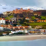 Duplex En Comillas. Urb Balcon Del Cantabrico كوميلاس