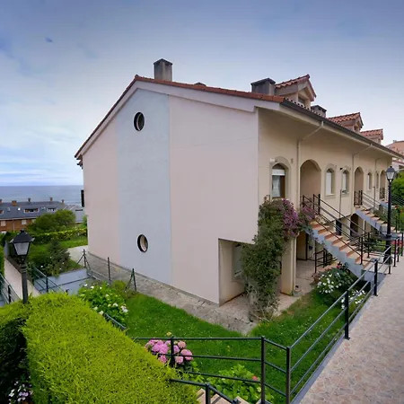 Duplex En Comillas. Urb Balcon Del Cantabrico شقة
